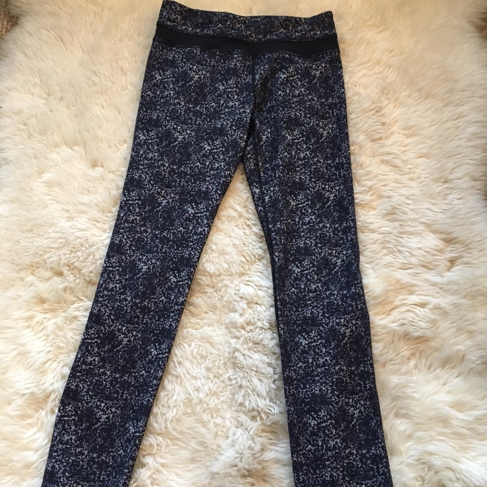 Lululemon full length leggings (Size 6)